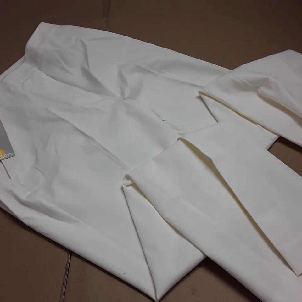 BODEN WHITE TROUSERS - UK 14 R