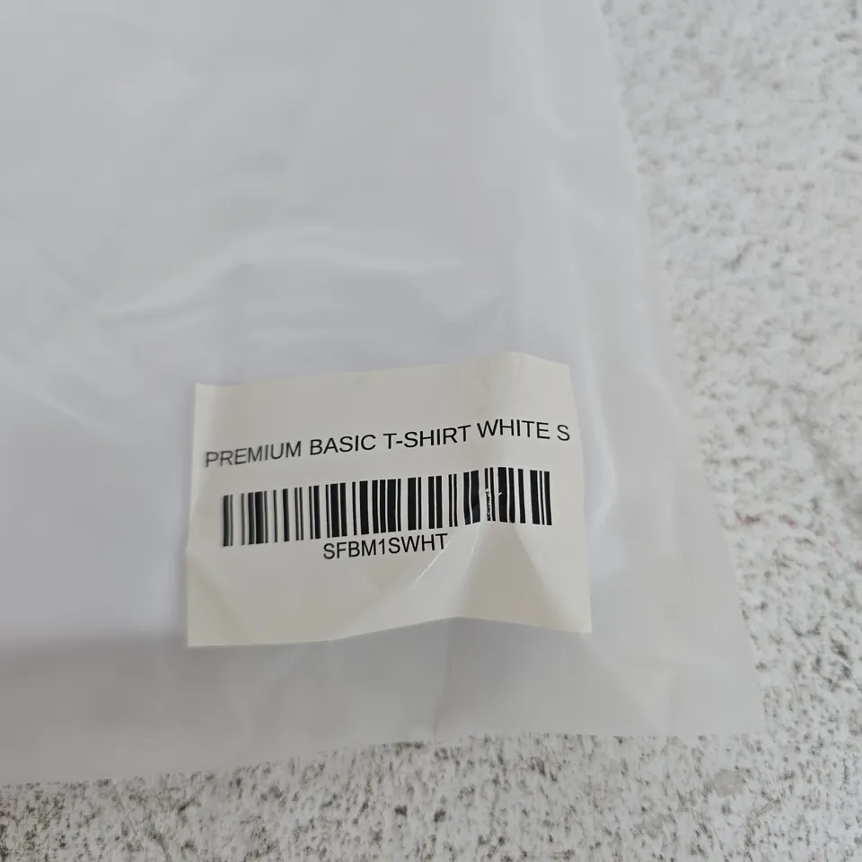 BAGGED LEGENDS PREMIUM BASICS T-SHIRT IN WHITE - S