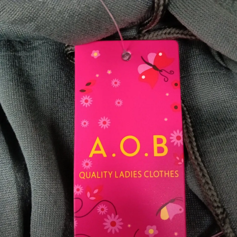 A.O.B QUALITY LADIES CLOTHES GREEN CROPPED HOODIE - SIZE M