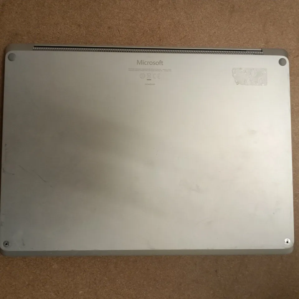 MICROSOFT SURFACE LAPTOP 1769