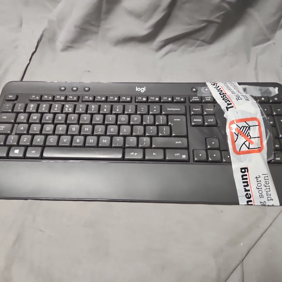 LOGITECH K540 WIRELESS KEYBOARD WITH MOUSE 