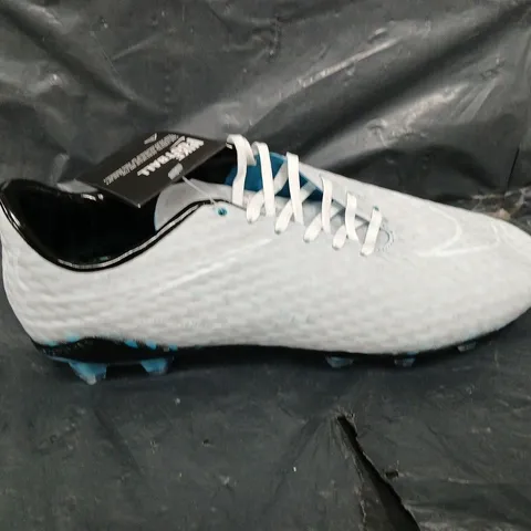 UNBOXED PAIR OF NIKE HYPERVENOM FOOTBALL BOOTS - UK SIZE 10