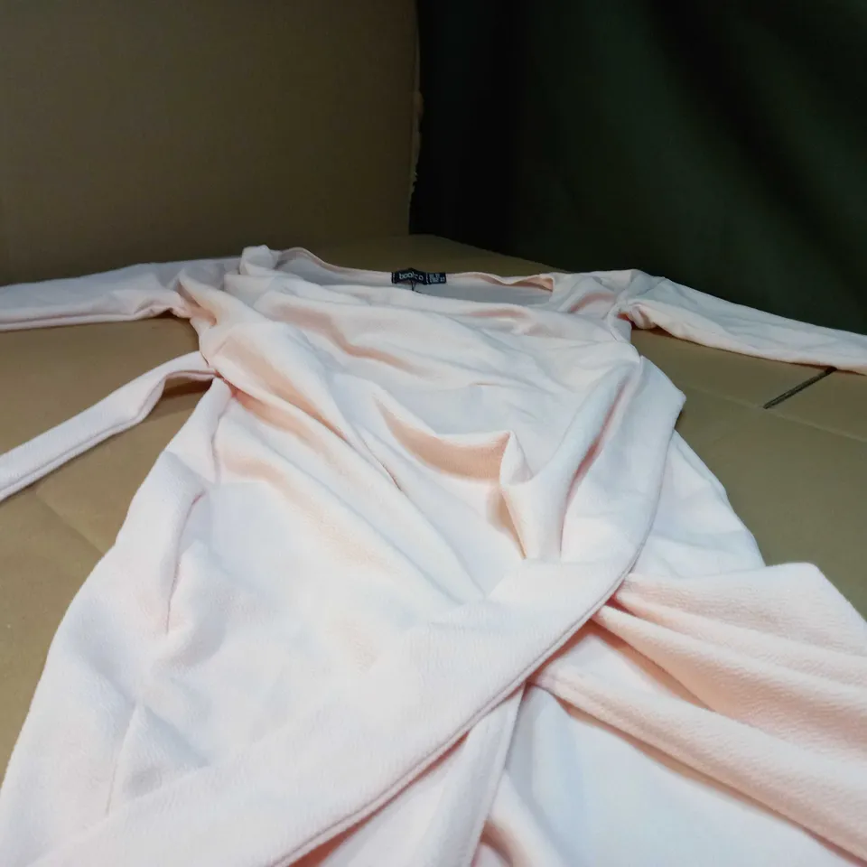 BOOHOO BLUSH PETITE OFF THE SHOULDER SPLIT MAXI DRESS - SIZE 16