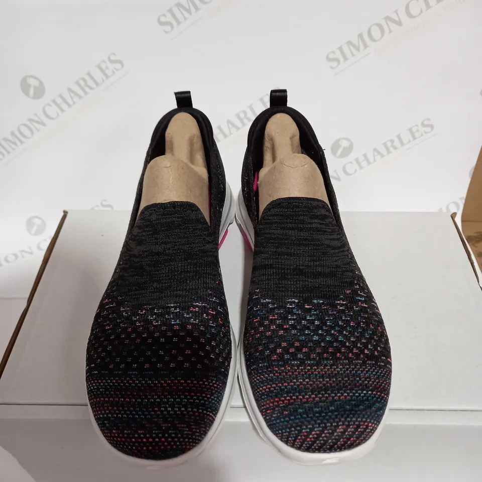 SKECHERS GO WALK 5 MIRAGE SLIP ON TRAINER - SIZE 4.5