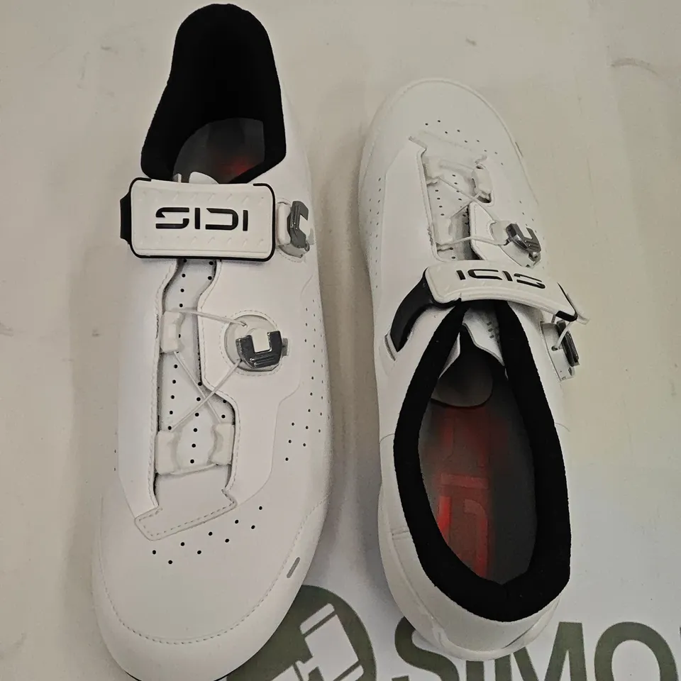 GENIUS X WHITE CYCLING SHOES – UK 9.5 (EU 44, US 10.5)
