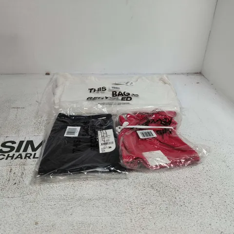 BOX OF APPROXIMATELY 14 ASSORTED CLOTHING ITEMS TO INCLUDE LENNI KNIT MINI SHORT, LENNI KNIT MINI DRESS ETC