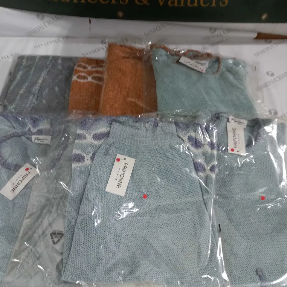 LOT OF 7 ASSORTED KNITWEAR CLOTHING ITEMS - VARIOUS SIZES