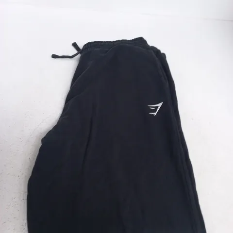 GYMSHARK STRAIGHT LEG JOGGERS - SIZE L