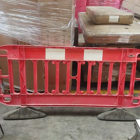 PLASTIC CROWD BARRIER