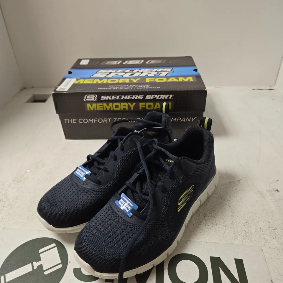 SKECHERS MEMORY FOAM TRAINERS – BLACK, UK 8