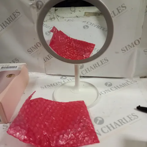 BOXED MAGNITONE LONDON LIGHT UP DESKTOP MIRROR