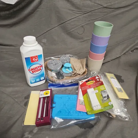 APPROXIMATELY 18 ASSORTED HOUSEHOLD ITEMS TO INCLUDE CUOS, CAUSTIC SODA, PEN & PENCIL, ETC