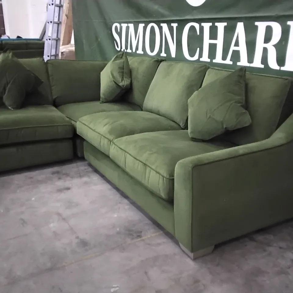 QUALITY BRITISH DESIGNER LOUNGE Co. WOODLAND MOSS CORNER SOFA WITH SIDE CUSHIONS