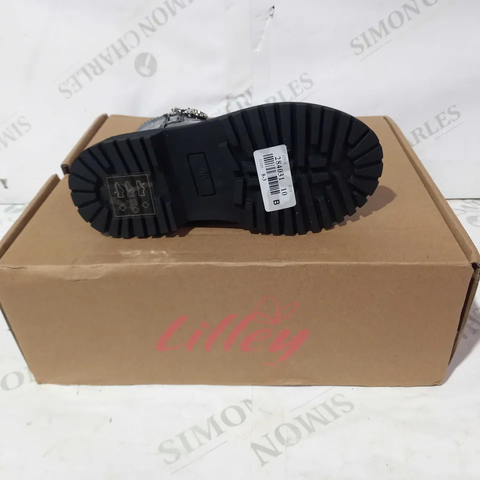 BOXED PAIR OF LILLEY MINNIE CHILDREN'S ANKLE BOOTS IN BLACK W. GLITTER EFFECT UK SIZE 10