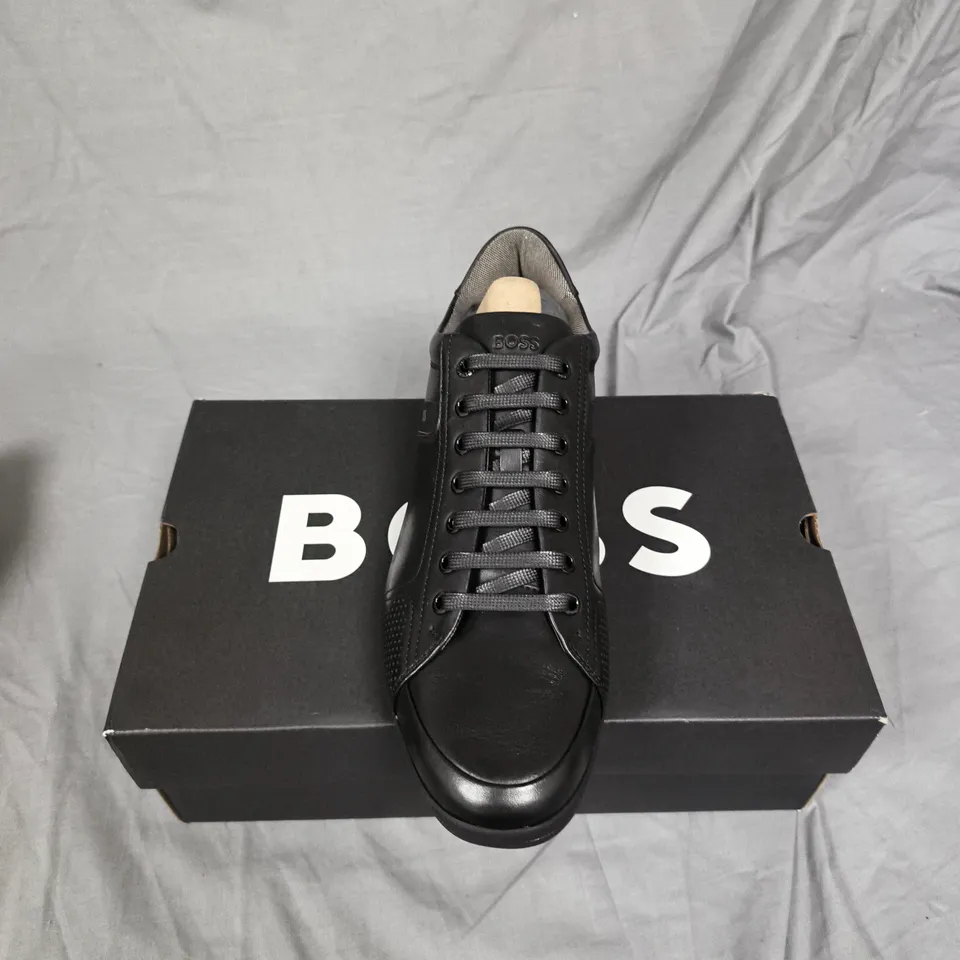 BOSS SATURN SMOOTH LEATHER TRAINERS – BLACK – UK 11 (EU 45) – MEN'S SHOES