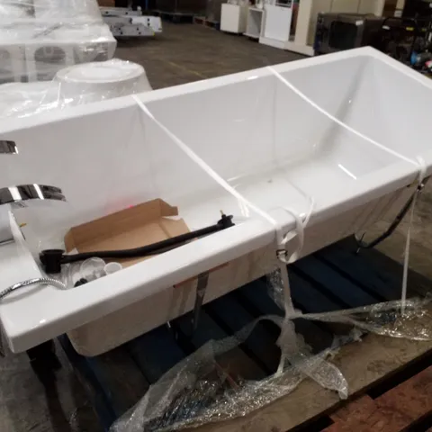 BRAND NEW WHITE BATHTUB WITH TAPS & SHOWER HEAD 170Γ70CM