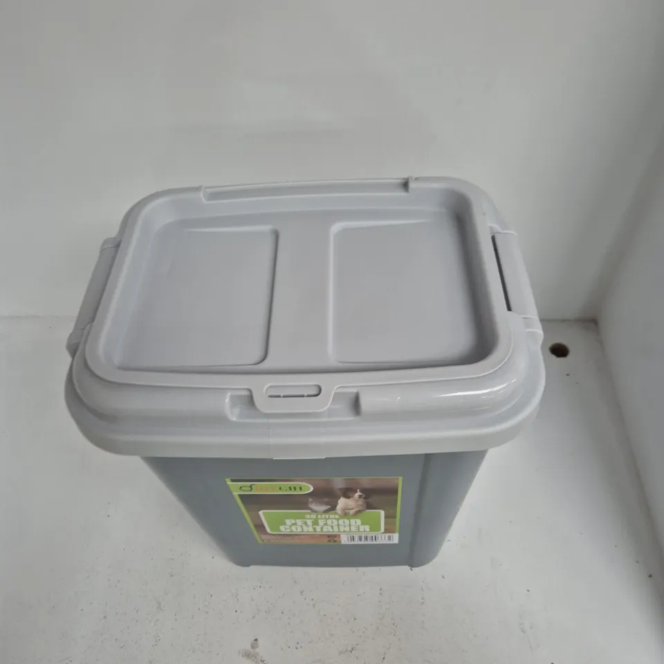 30 LITRE PET FOOD CONTAINER – GREY PLASTIC WITH LID