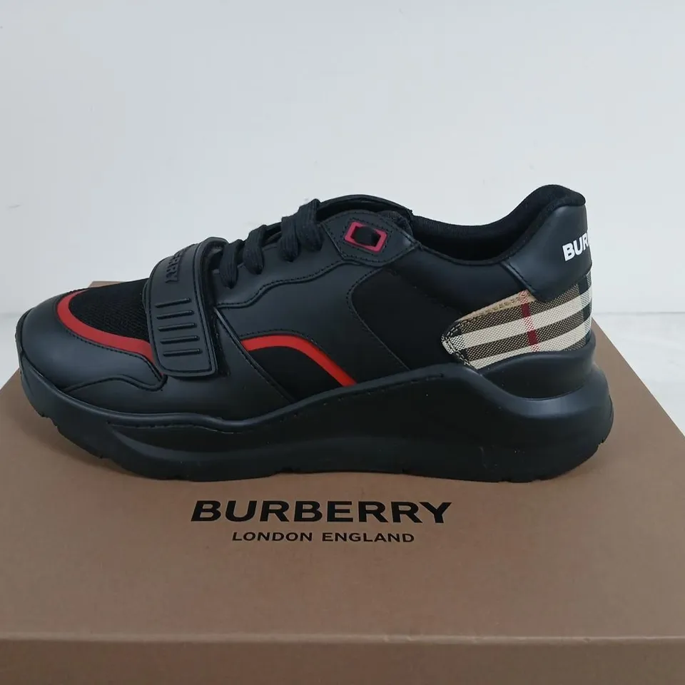 BURBERRY LOW TOP SNEAKER – BLACK, UK 8 (EUR 42)