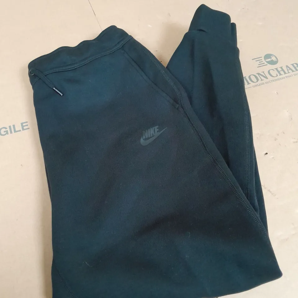 NIKE BLACK TECH FLEECE JOGGERS SIZE XL 