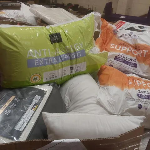 PALLET CONTAINING A LARGE QUANTITY OF ASSORTED BEDDING PRODUCTS