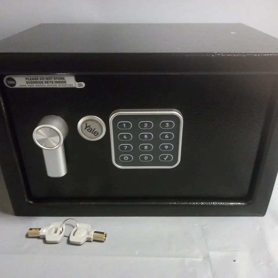 YALE ELECTRONIC SAFE - SMALL