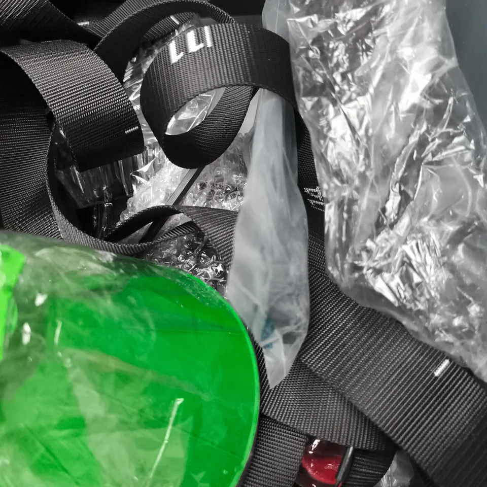 APPROXIMATELY 10 ASSORTED VEHICLE PARTS AND ACCESSORIES TO INCLUDE PUMP, SPANNER, WINDOW SCRAPER ETC