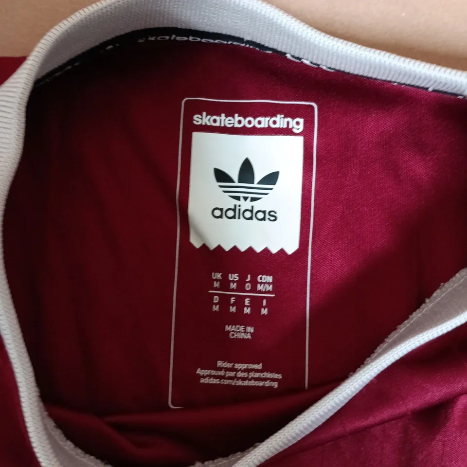 ADIDAS SKATEBOARDING T-SHIRT BURGUNDY WITH WHITE STRIPES - UK MEDIUM