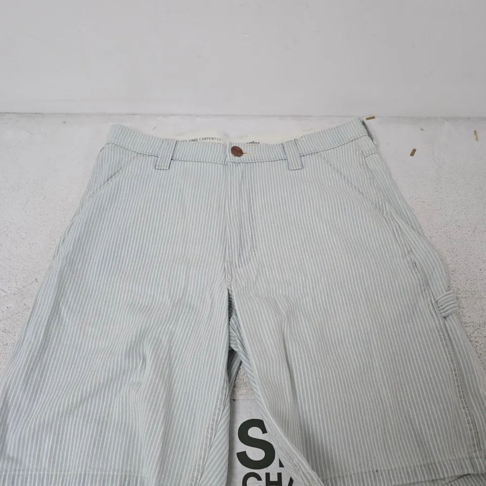 WRANGLER CARPENTER SHORT – LIGHT WASH – (W33) – RELAXED FIT