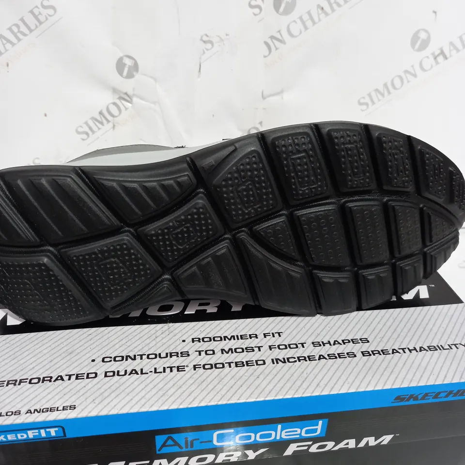 BOXED PAIR OF SKECHERS AIR COOLED MEMORY FOAM TRAINERS IN GREY SIZE 9