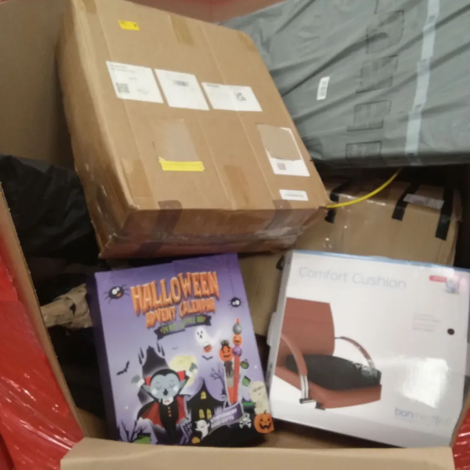 PALLET OF ASSORTED HOUSEHOLD GOODS AND PRODUCTS TO INCLUDE; HALLOWEEN SURPRISE BOX, COMFORT SEAT CUSHION ETC
