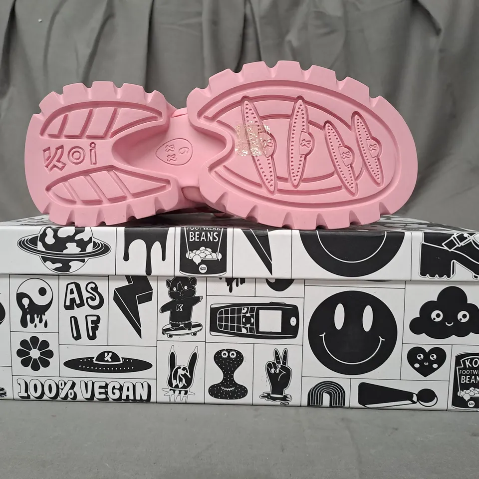 BOXED PAIR OF KOI VEGAN STRAWBERRY SHORTCAKE PINK VILUN BOOTS IN PINK UK SIZE 6