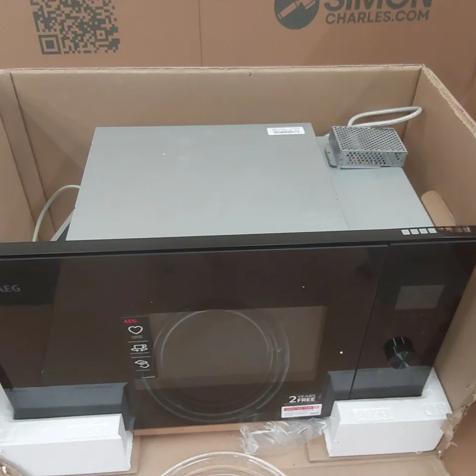 BOXED AEG OB6SM171DB 6000 INTEGRATED 800W MICROWAVE 17L