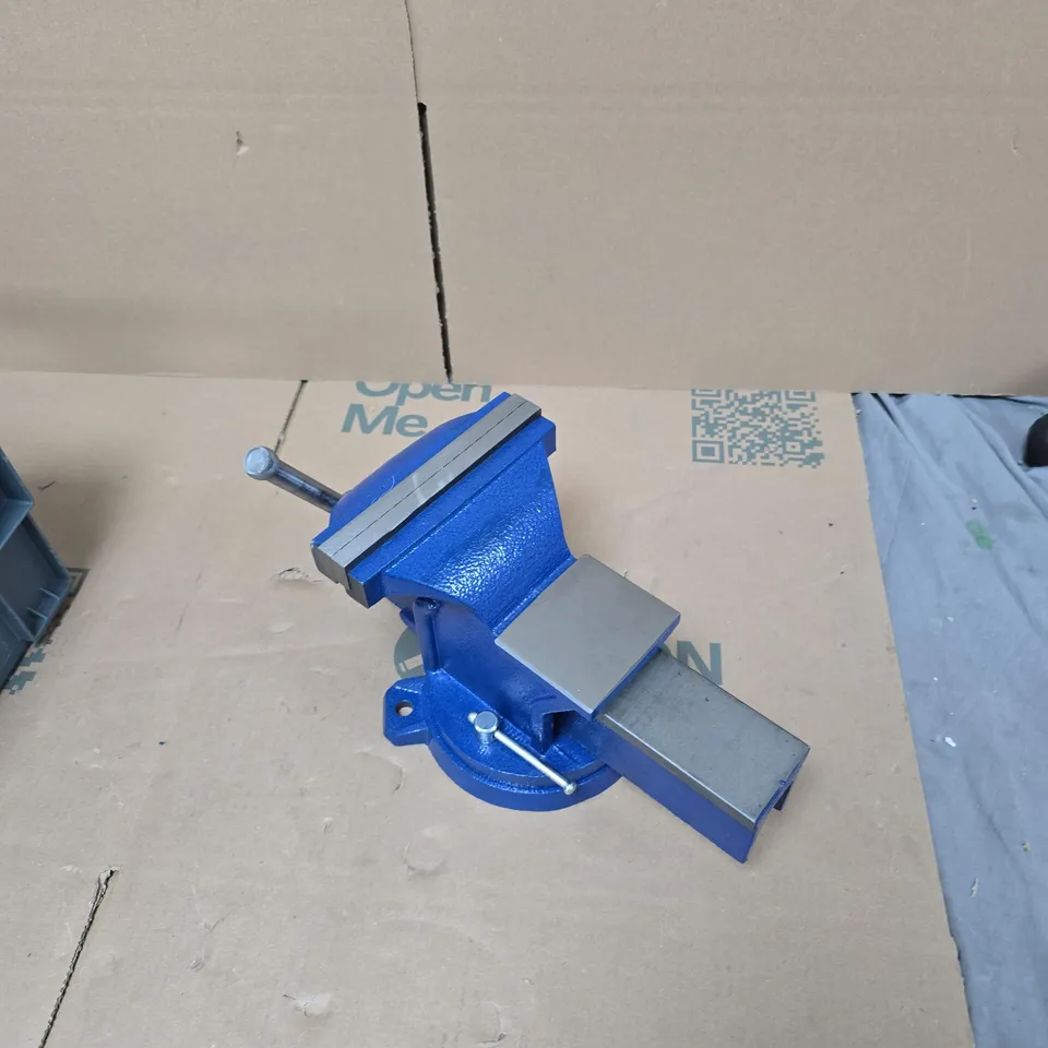 BLUE BENCH VISE
