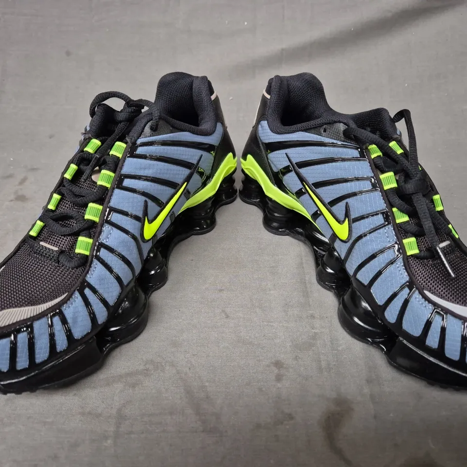 BOXED PAIR OF NIKE SHOX TL SHOES IN BLUE/BLACK/LIME UK SIZE 7.5