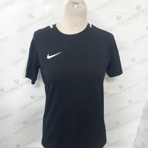 NIKE CASUAL T-SHIRT SIZE L
