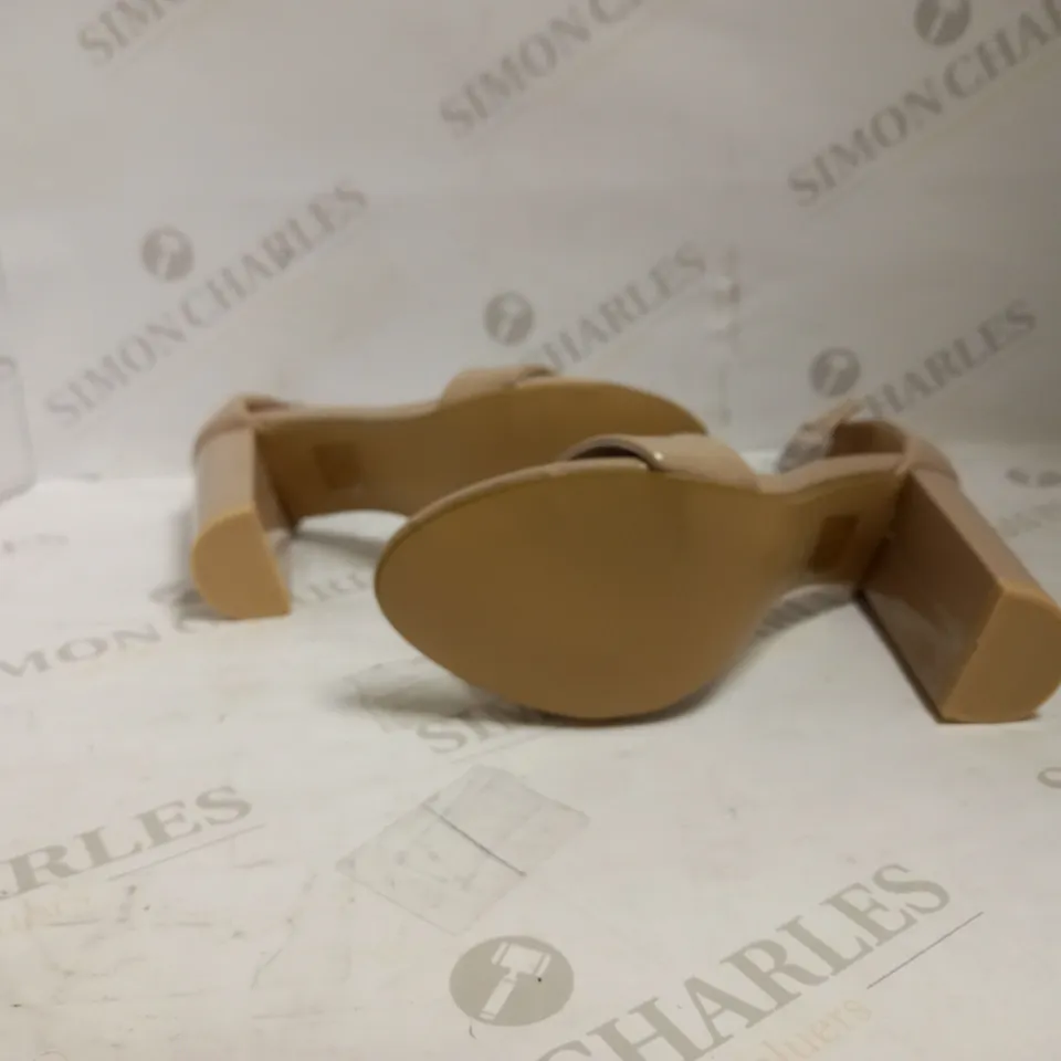 NO DOUBT SIZE 8 PINK HEELS STRAPPED 