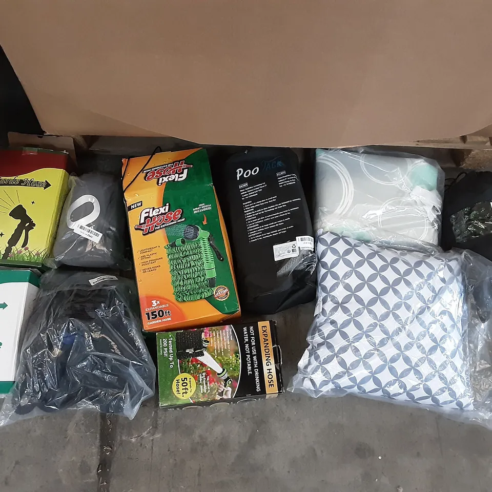 PALLET OF ASSORTED PRODUCTS TO INCLUDE FLEXI HOSE, EXPANDING HOSE, POOTACK, SOTOR, KEENFLEX, OHUHU EXPANDING HOSE