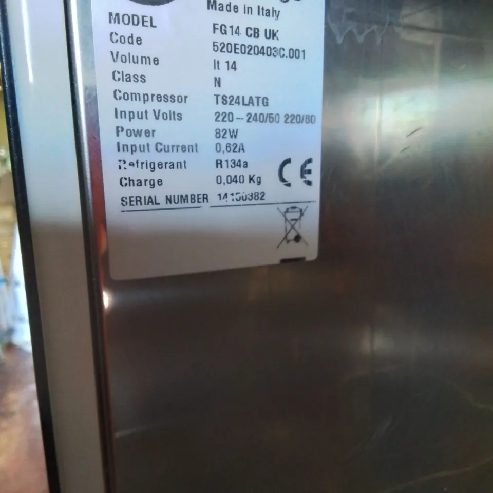 VITRIFRIGO COUNTER TOP MILK FRIDGE 240V Model FG14CBUK