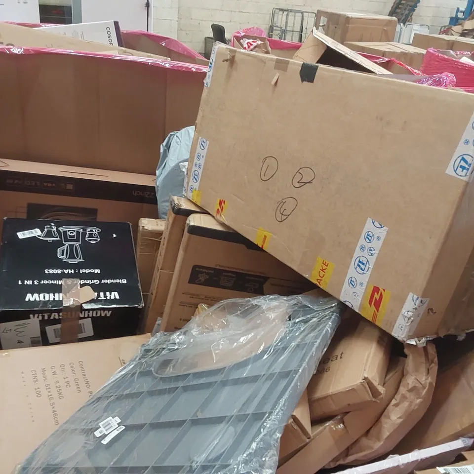 PALLET OF ASSORTED ITEMS INCLUDING: MICROWAVE OVEN, BLENDER, MONITOR, DANCE MAT, TOILET SEATS, UMBRELLAS ECT