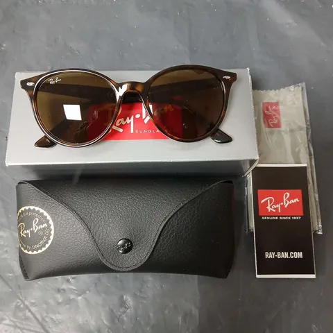 BOXED PAIR OF RAY BAN PATTERENED BROWN GLASSES