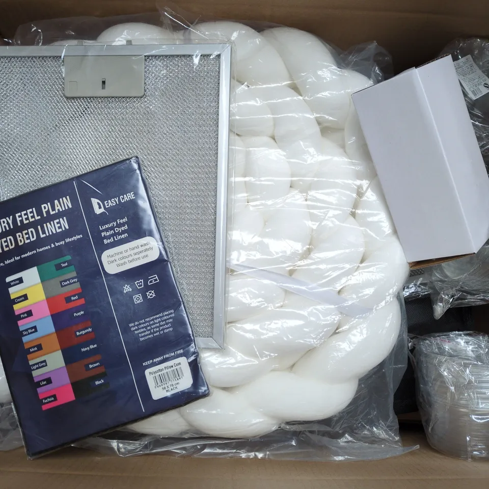 APPROXIMATELY 15 ASSORTED HOUSEHOLD PRODUCTS TO INCLUDE SIMPLY SUPER SOFT SHEET SINGLE, PERSIL BIO CAPSULES, WATER BOTTLE, ETC - COLLECTION ONLY