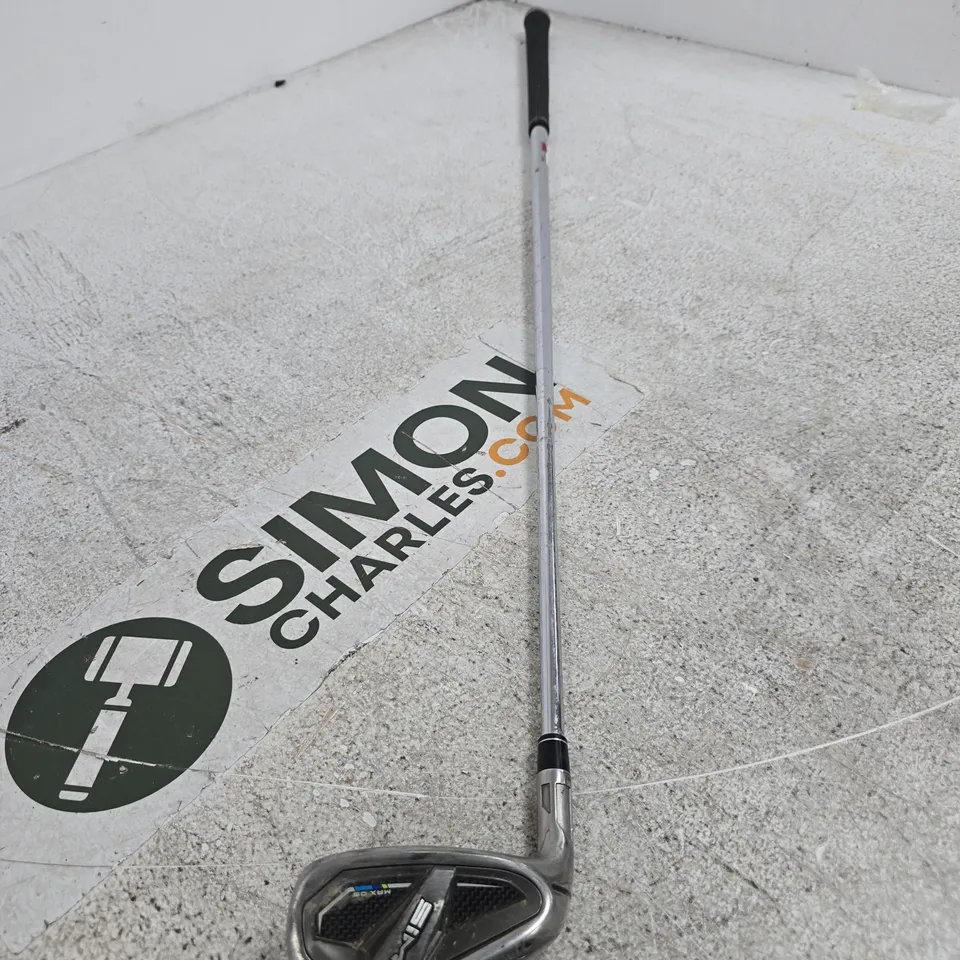 TAYLORMADE GOLF DRIVER WITH LAMKIN GRIP – CROSSLINE 360 DETAIL ON GRIP