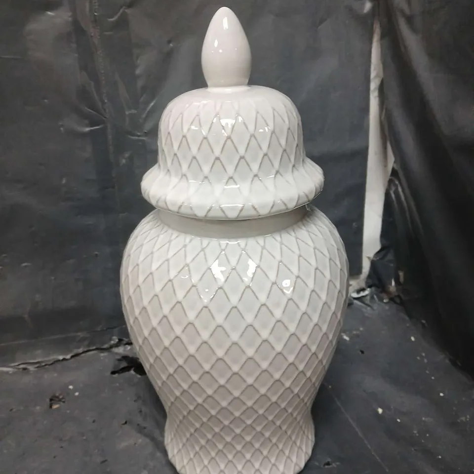 30CM CERAMIC DIAMOND EMBOSSED GINGER JAR 