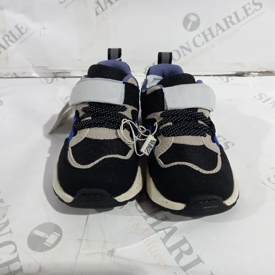 ZARA KIDS BLACK AND BLUE TRAINERS SIZE 25