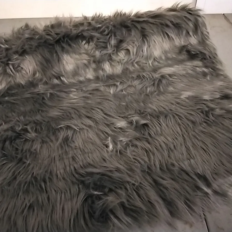BRAND NEW PACO HOME PLAYA CARPET IN ANTHRACITE - 60X100CM 