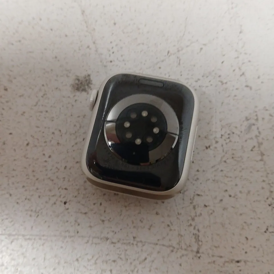 APPLE WATCH SERIES 7 41MM GPS ALUMINIUM STARLIGHT
