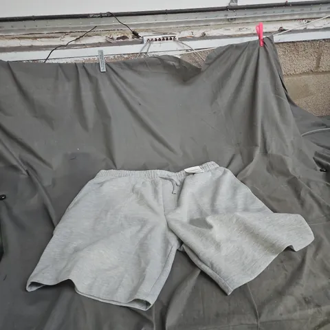 PULL&BEAR GREY SHORTS – UK L (EU L / US L / MX 34)