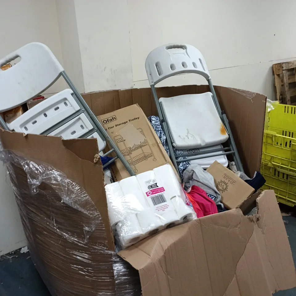 PALLET OF A LARGE QUANTITY OF ASSORTED ITEMS INCLUDING FOLDING CHAIRS , 3 TIER STORAGE TROLLEY AND COOL BOX 
