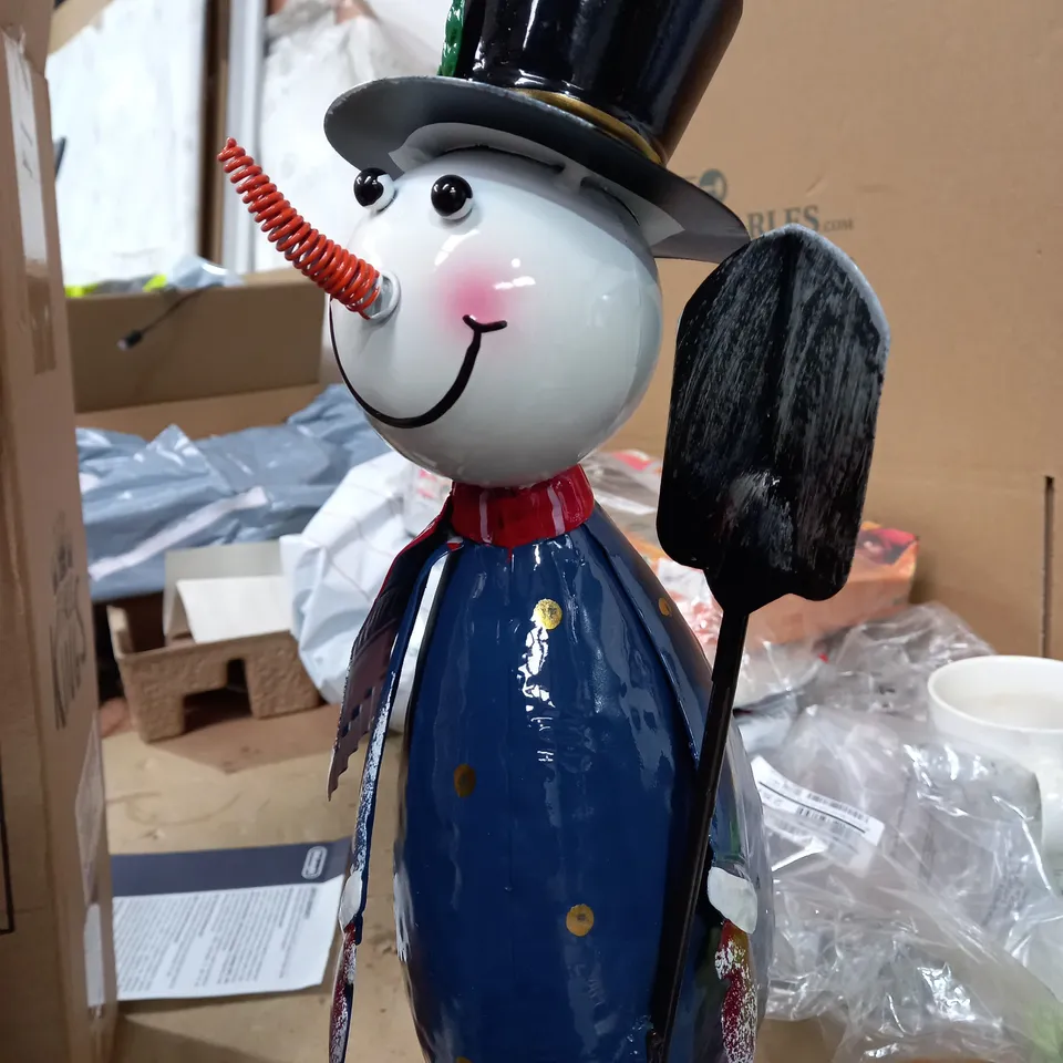 POLKA OUTDOOR CHRISTMAS DECOR