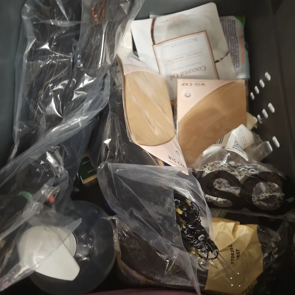 APPROXIMATEY 20 ASSORTED HEALTH AND BEAUTY PRODUCTS TO INCLUDE - BEAUTY OF JOSEON RELIEF SUN - AKT DEODORANT BALM - DR SQUATCH SOAP - ETC